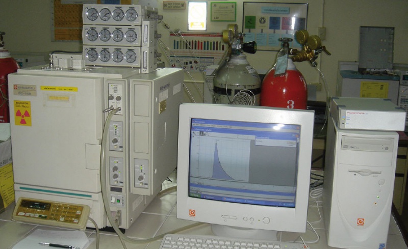 File:Figure 2. Shimadzu GC-14B.jpg
